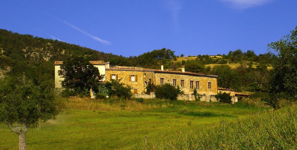 לינה וארוחת בוקר Saint-André-de-Rosans La Ferme De La Condamine מראה חיצוני תמונה